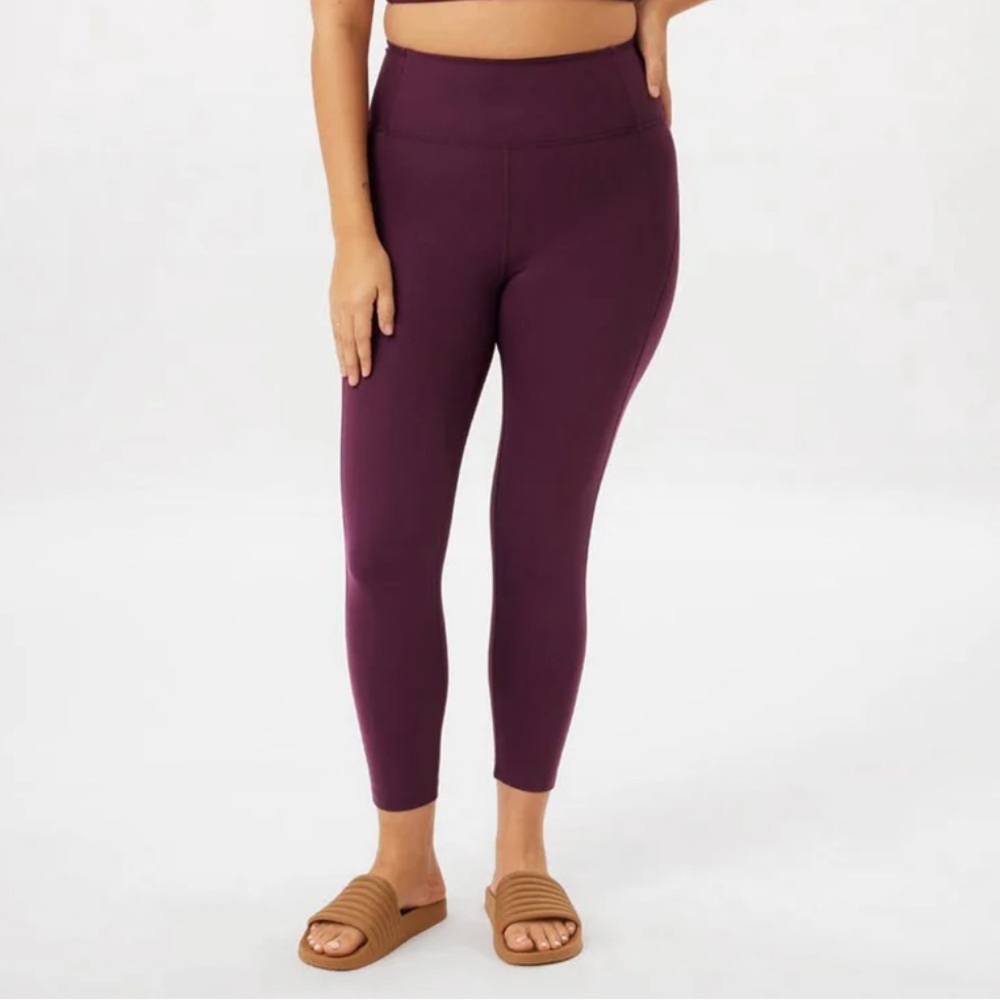 Girlfriend Collective Compressive High-Rise Legging in Plum